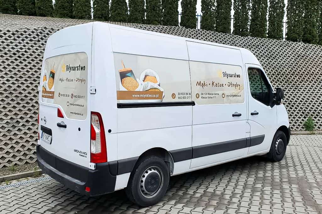 Opel Movano oklejone wnęki folią polimeczyną